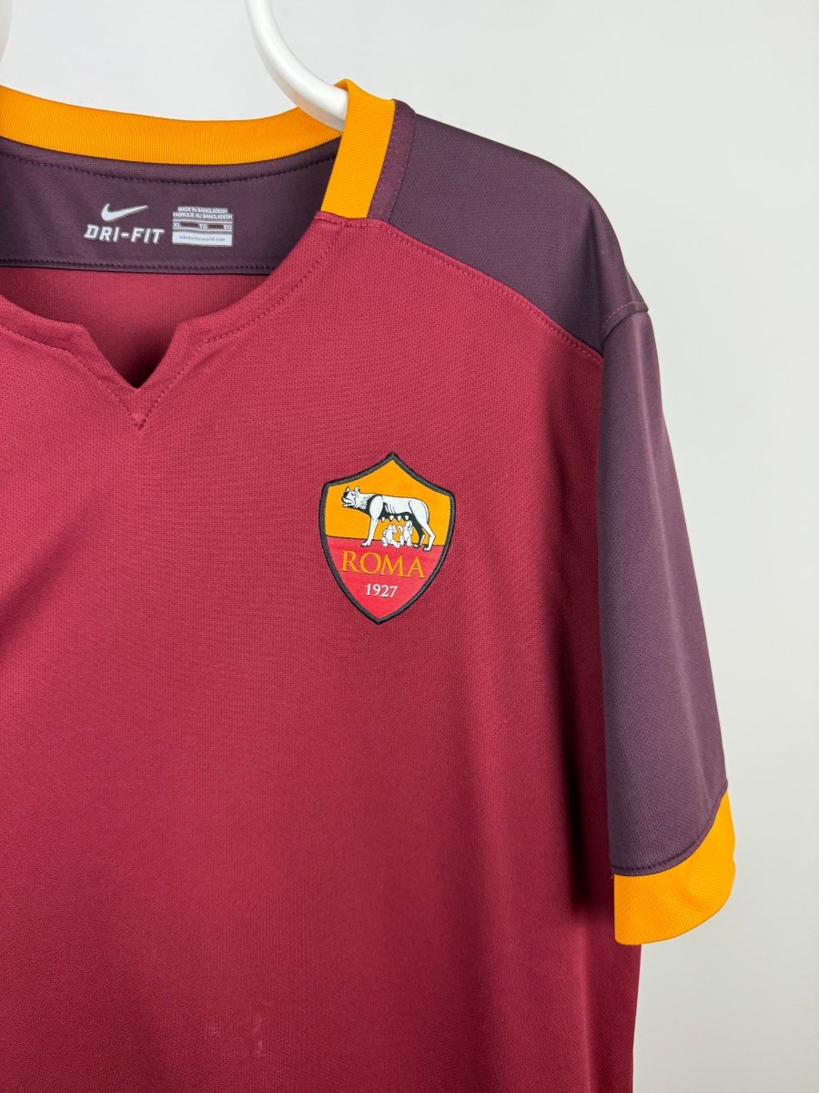 Francesco Totti - Roma 2015/16 home jersey ๐ฎ๐น