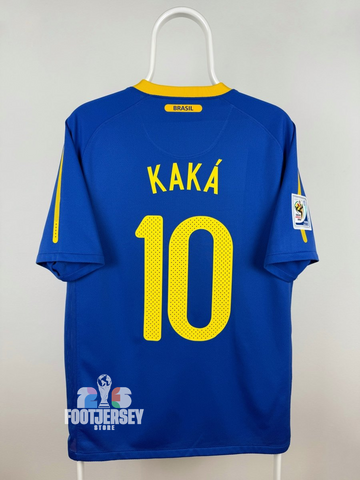 Kaka - Brazil 2010 away jersey 🇧🇷