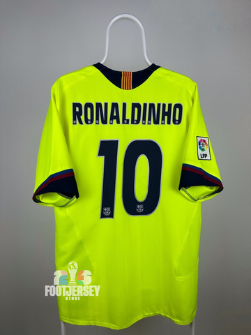 Ronaldinho - FC Barcelona 2005/06 away shirt 🇧🇷
